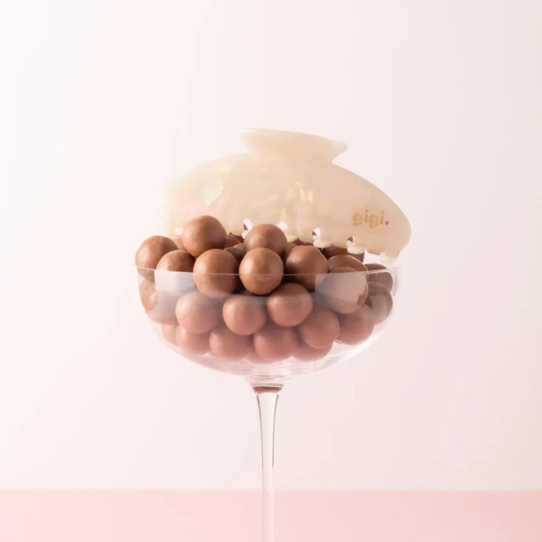 Pince Banana Nacre Gigi Paris